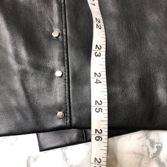 Worthington Faux Leather Buttery Soft Studded Black Skirt Size 8 NWT - Picture 6 of 6